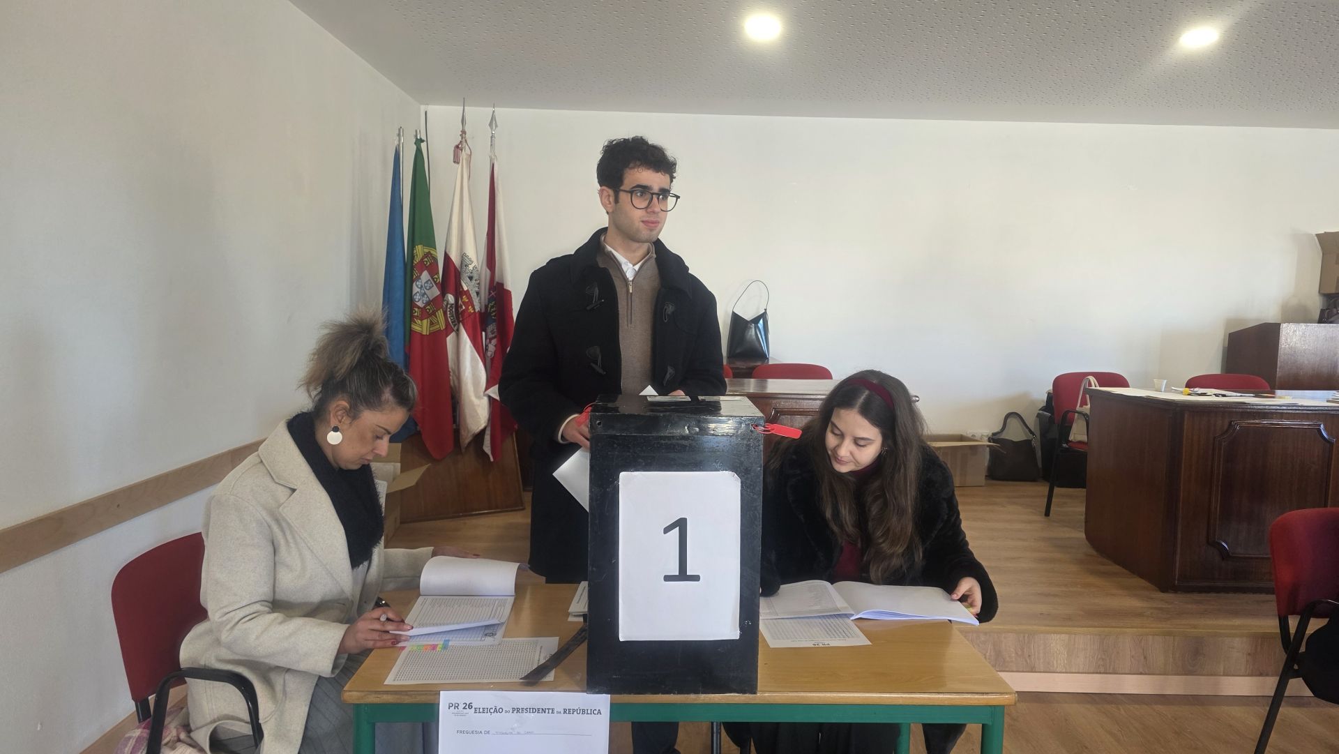 Mesa de Voto  nº1 - Nogueira do Cravo