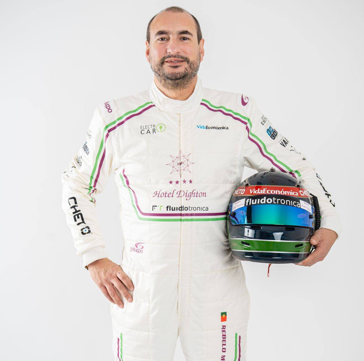 O nomeado da semana - João Rebelo Martins: venceu o Troféu 310R da Caterham Motorsport Iberian.  O piloto de Oliveira de Azeméis brilhou no Circuito do Estoril e volta ao lugar mais alto do p