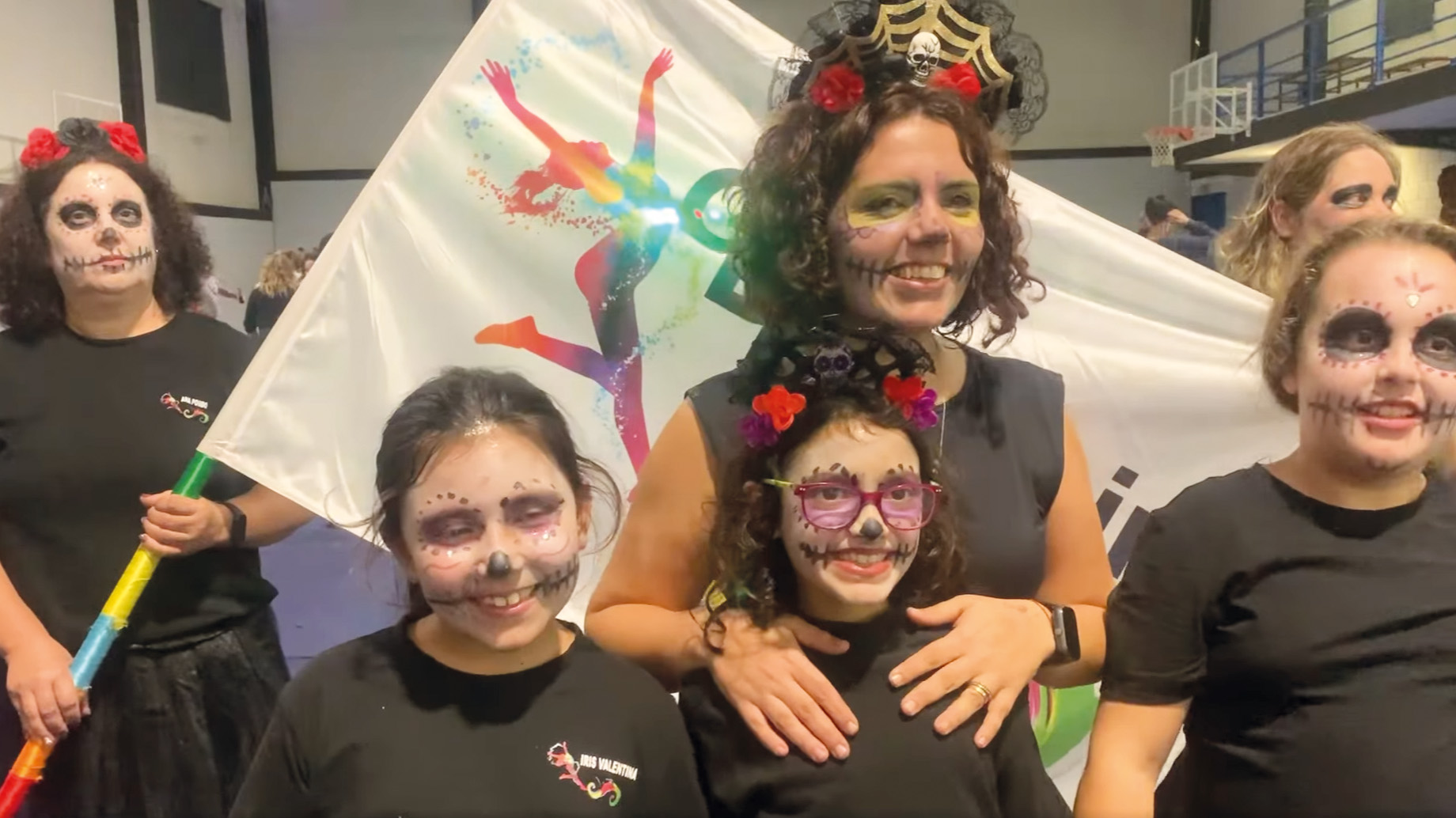 Ao centro Maritza Quintinha, professora no Grupo de Dança de Loureiro