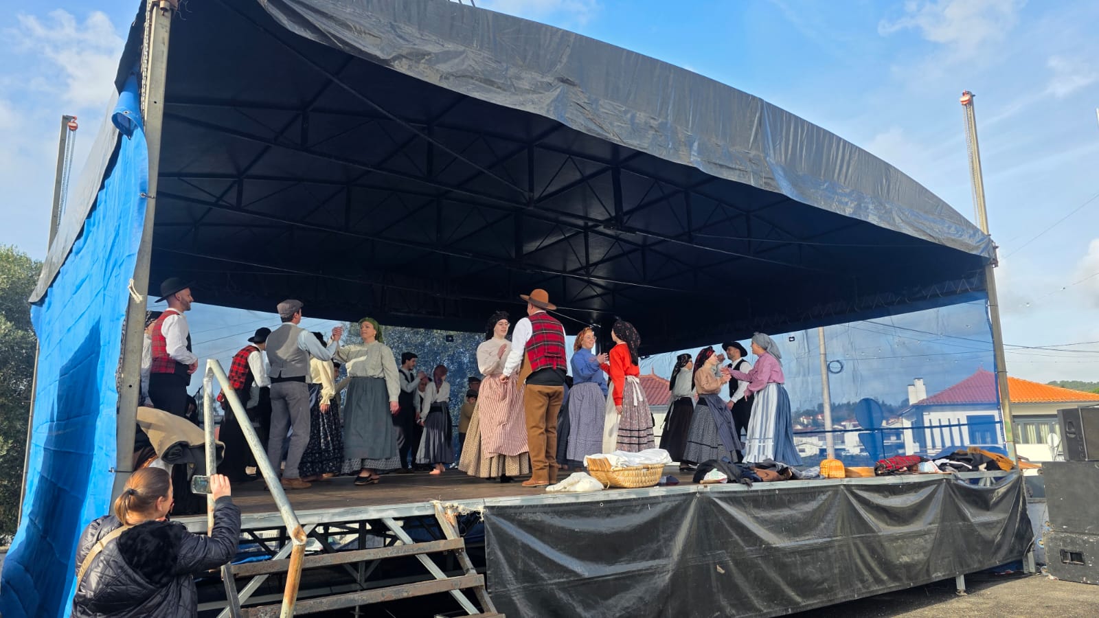 Atuação do Grupo Folclórico 'As Padeirinhas de Ul' numa atuação que juntou miúdos e graúdos