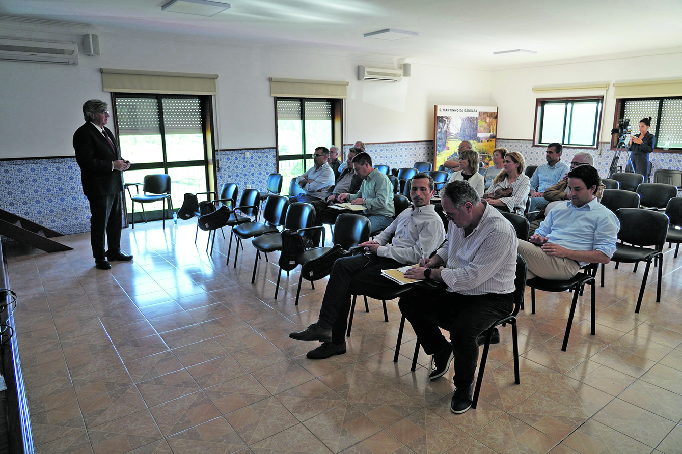 PDM do município, os investimentos nas escolas e a qualidade das vias de circulação rodoviária foram o centro das preocupações dos fregueses