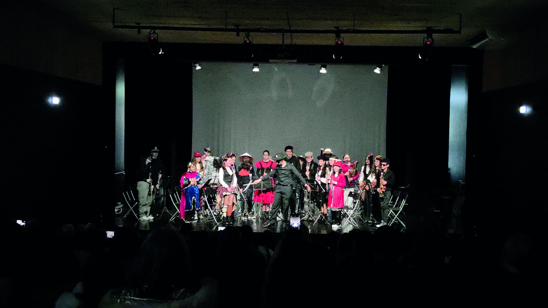 A orquestra juvenil também animou o auditório da junta de freguesia, com músicas mais rítmicas da epóca